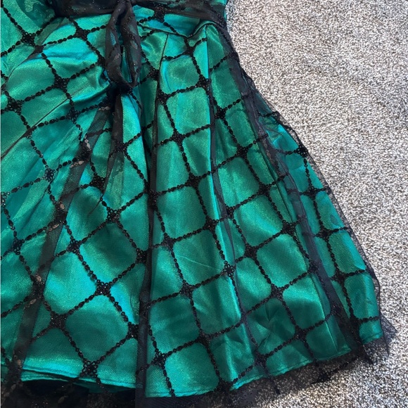 Jona Michelle Girls Emerald Green & Black Formal Party Dress Sz 8 Tie Button - Picture 9 of 9